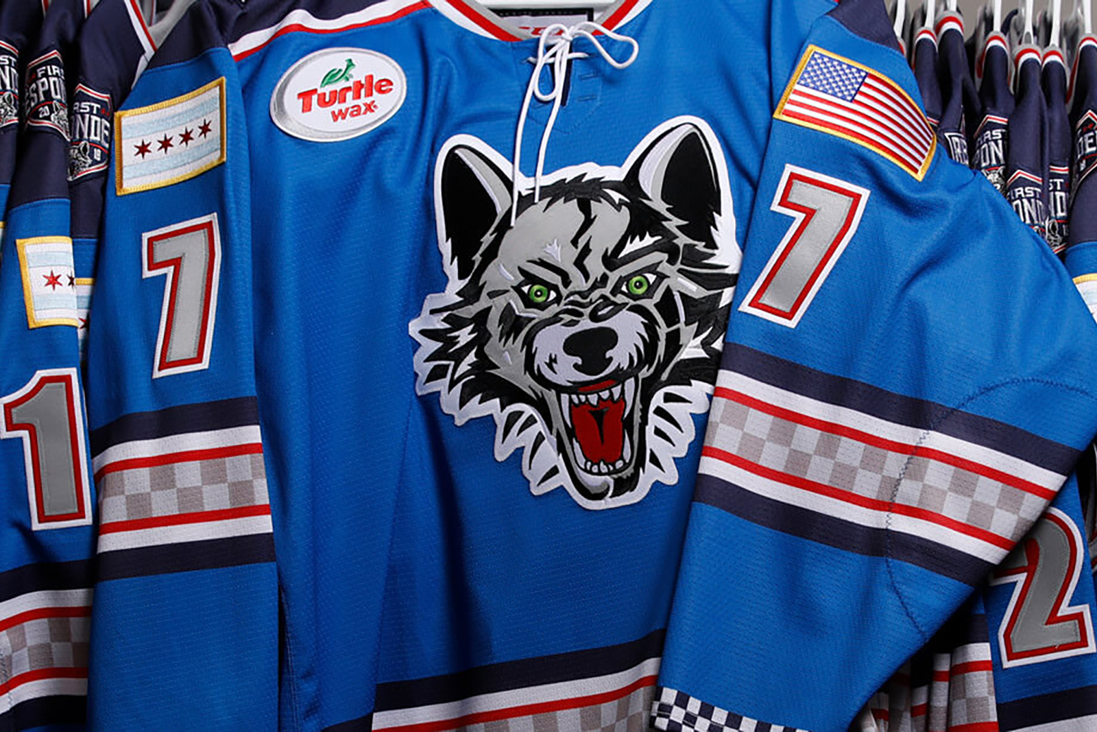 CHICAGO WOLVES
